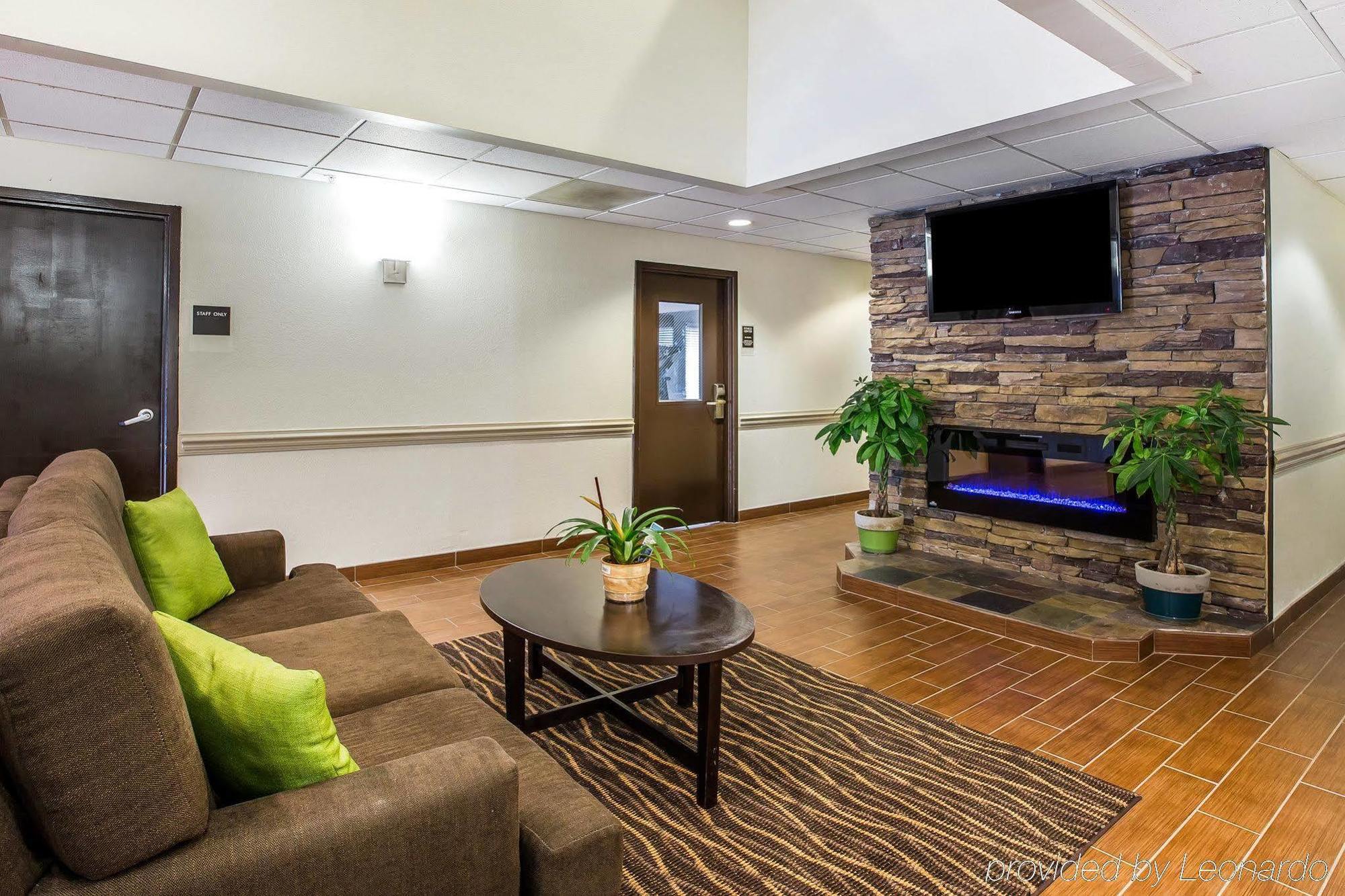 Clarion Pointe Albemarle Hotel Exterior photo